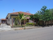 Casa a venda com pomar